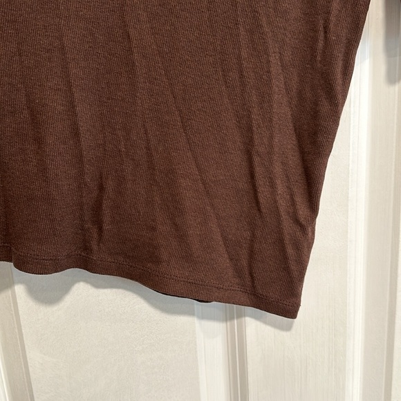 Brown Ribbed Mock Neck Top - Picture 5 of 8